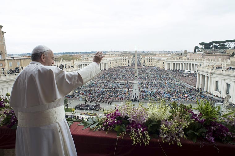 Humility is key to understanding Easter, sharing its joy, pope says