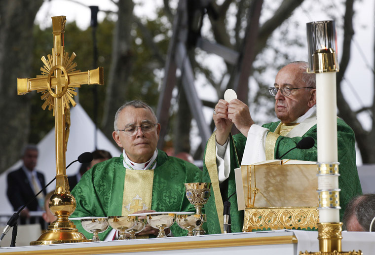 Syracuse’s Cathedral Candle Company lights the way during papal visit
