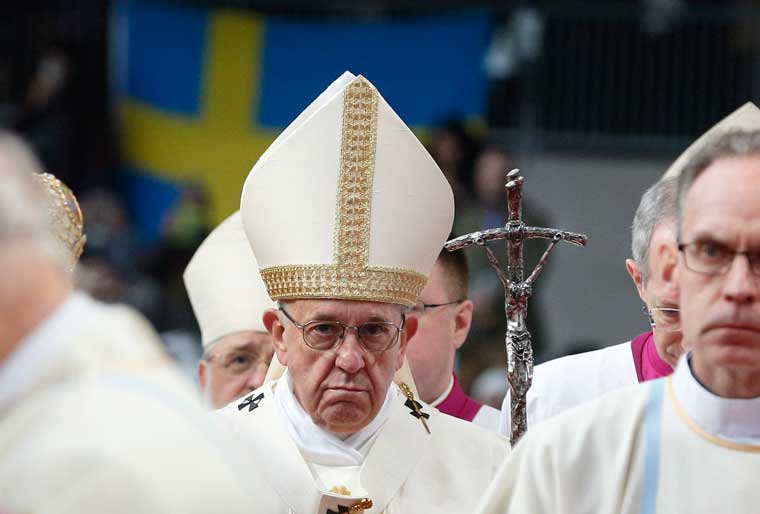 20161101t0610-12-cns-pope-sweden-mass
