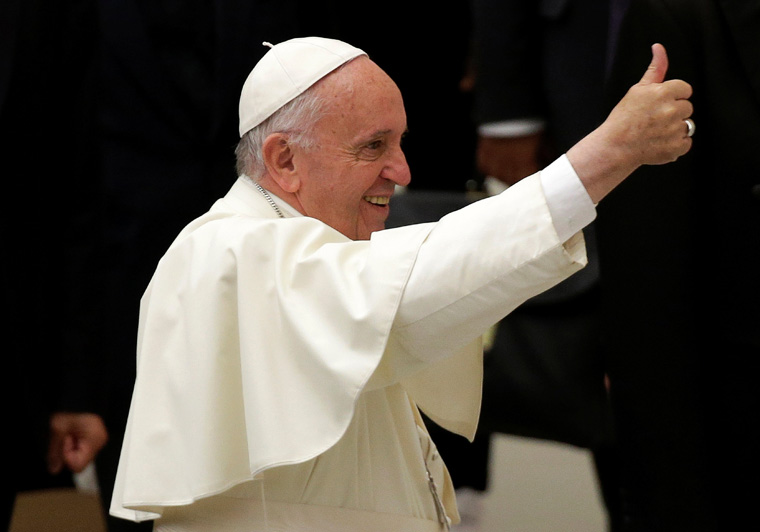 As school year ends, pope tells students: Don’t fear goodbyes, unknown
