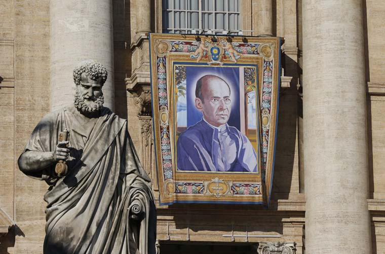 BANNERS CANONIZATION VATICAN