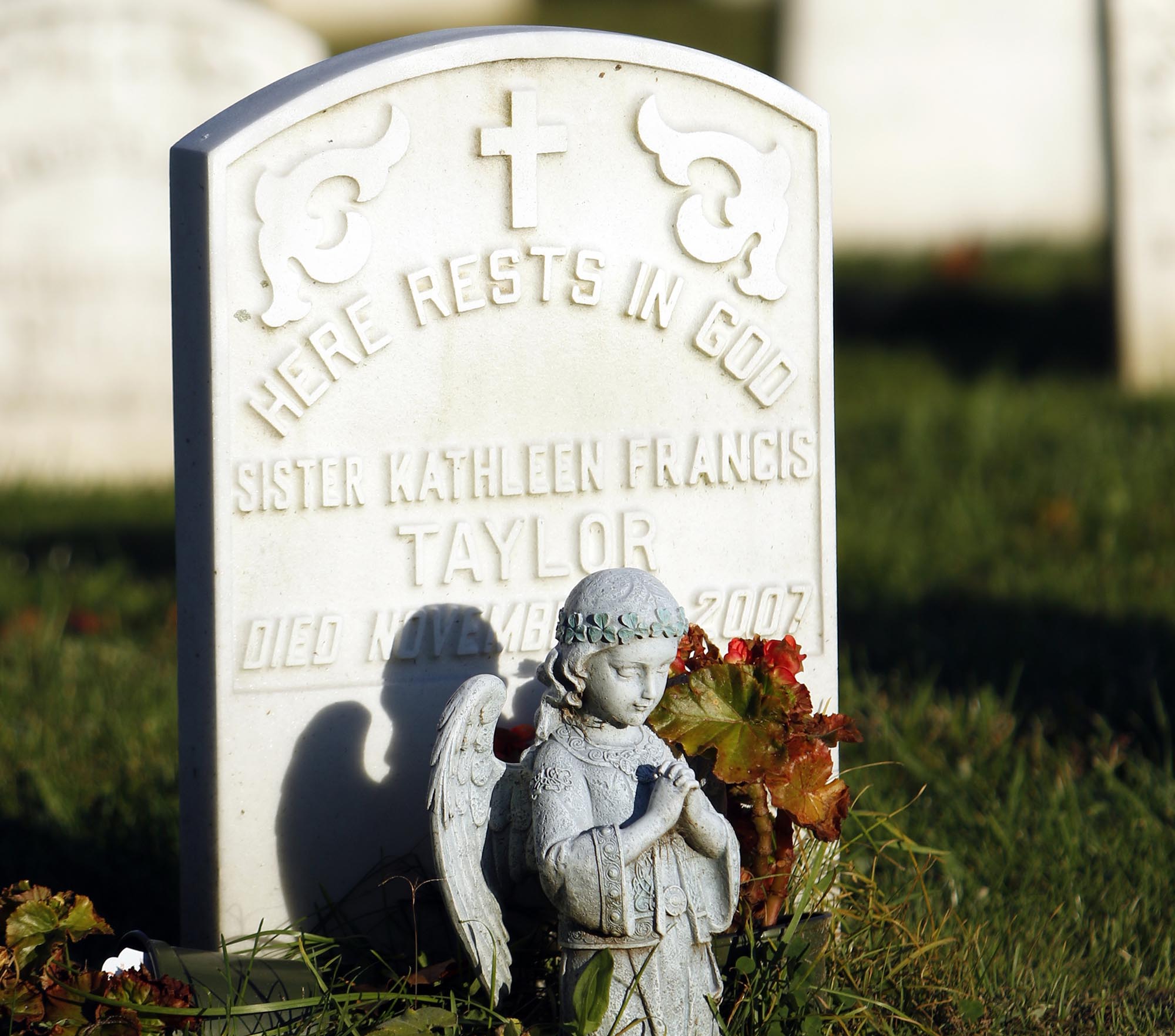ANGEL HEADSTONE NEW YORK CEMETERY