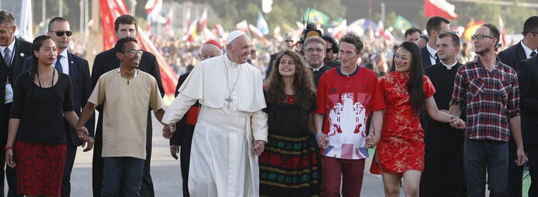 Helping others can change the world, pope tells young people