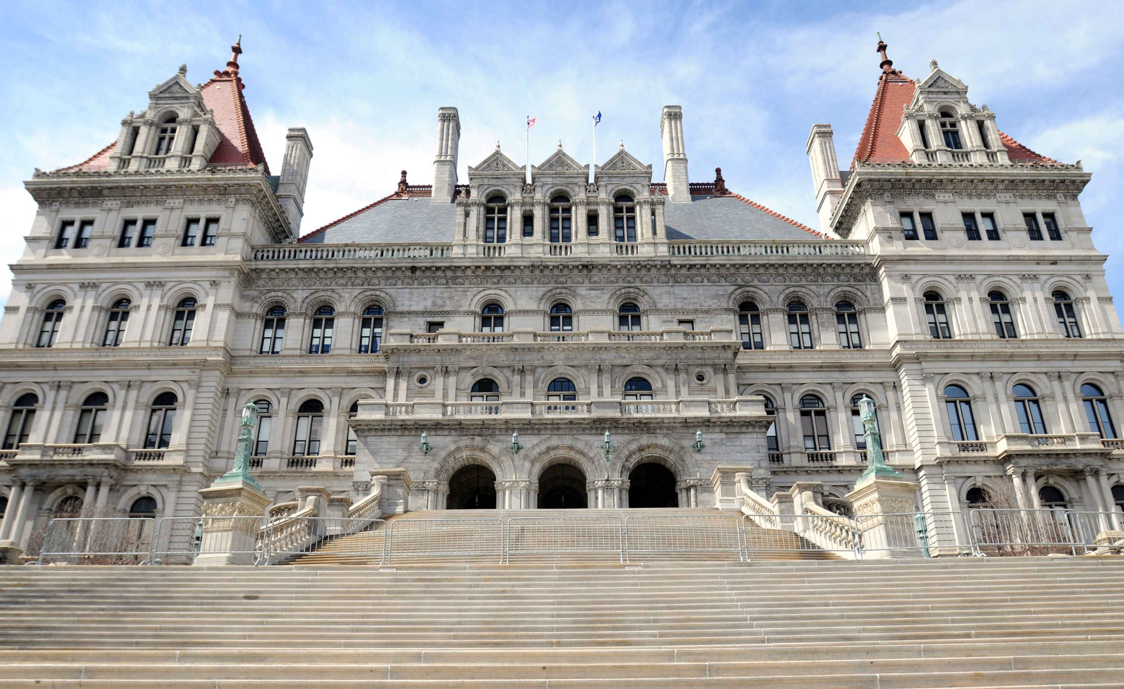 NEW YORK STATE CAPITOL PICTURED IN ALBANY IN 2008 PHOTO