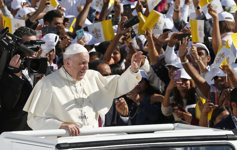Witness to Christ with love, pope tells Catholics on Arabian Peninsula