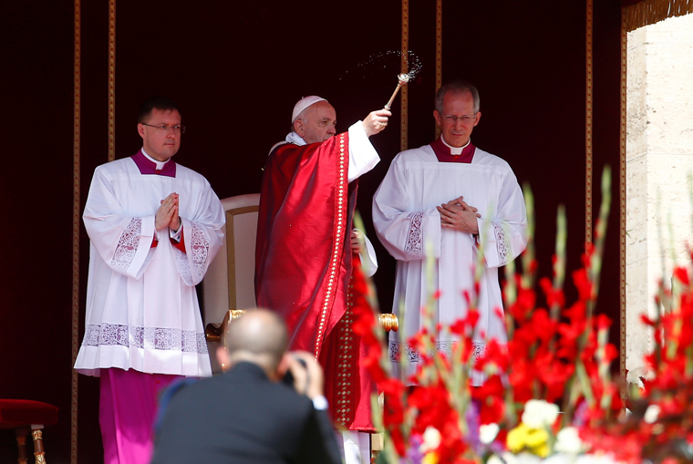 Holy Spirit ‘brings order to our frenzy,’ pope says