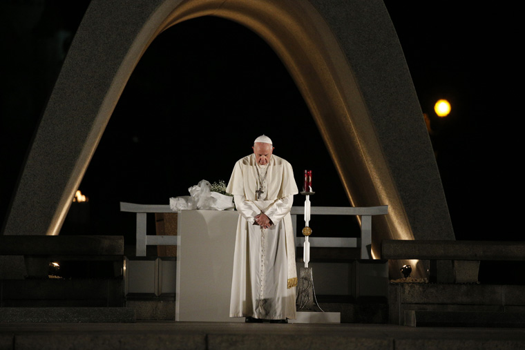 World needs peacemakers, not empty words, pope says in message