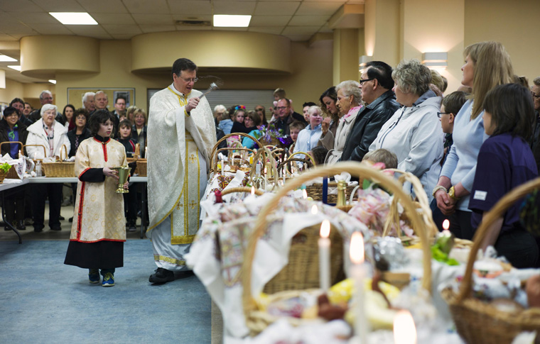 Vatican asks bishops to help faithful celebrate Holy Week, Easter at home