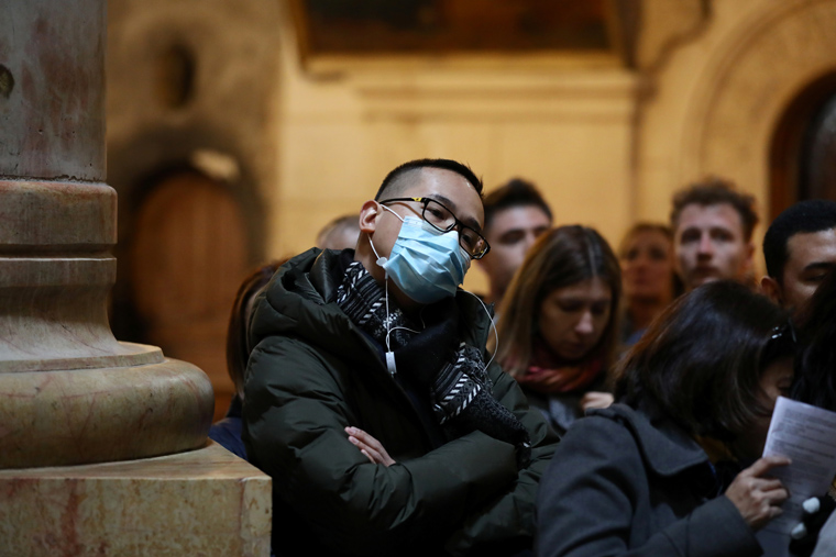 Pope moves Good Friday collection for Holy Land to September