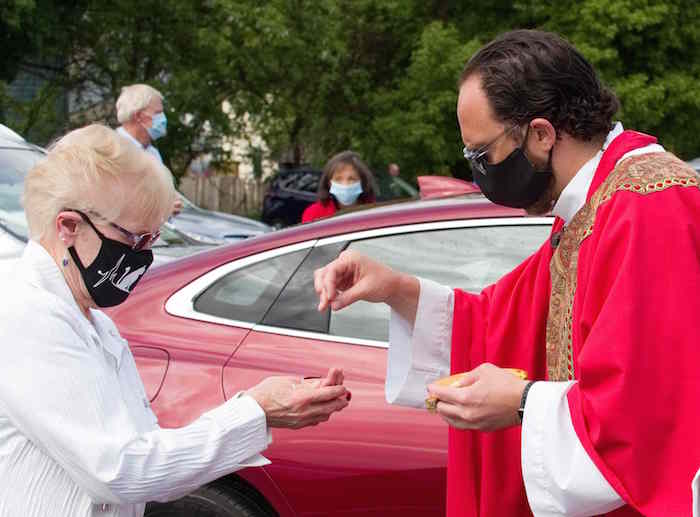 Public Masses resume on feast of Pentecost with prayers for rebirth