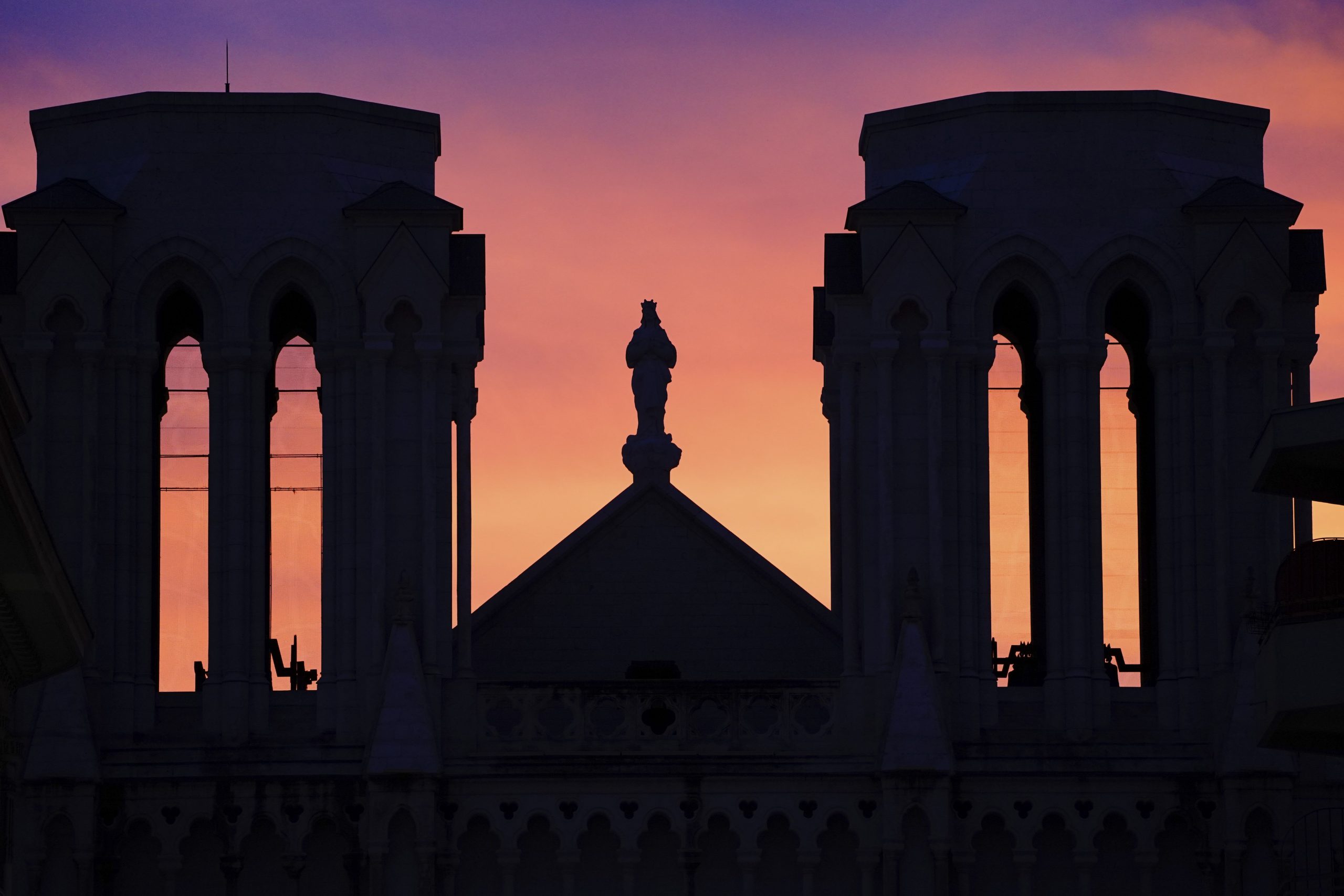 DEADLY STABBINGS FRENCH BASILICA