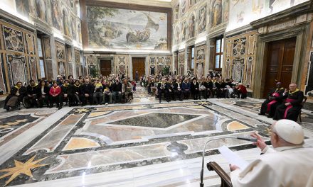 Recalling Rwandan genocide, pope says wars still rob children of hope