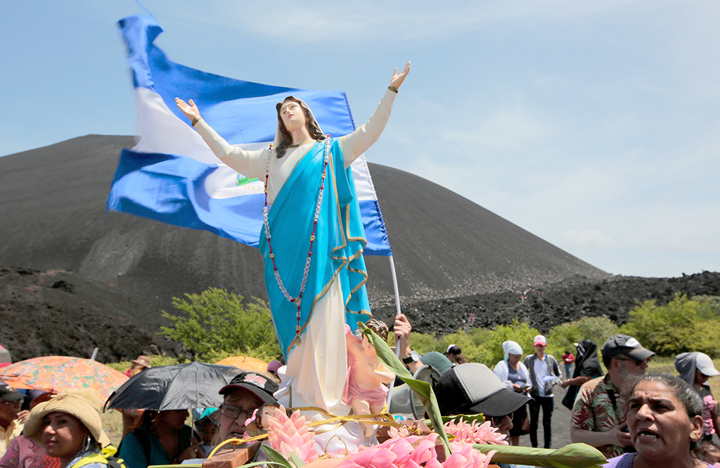 Human rights advocate: Dictatorship profanes Nicaraguan churches