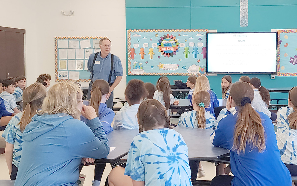 IC students enjoy the weather (man)