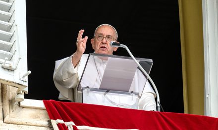 Pope calls on leaders to push for negotiations, avoid escalating wars