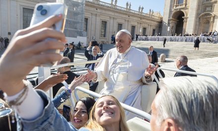Holy Spirit is God’s gift to help faithful pray, persevere, pope says