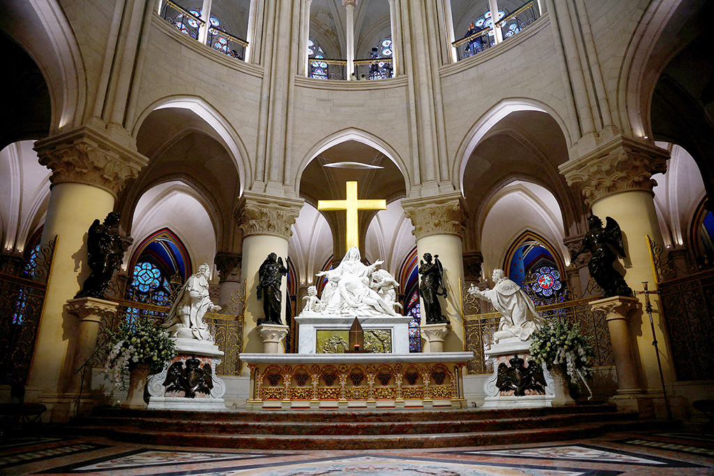 NOTRE DAME FIRST MASS