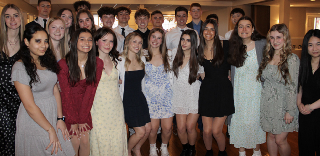 Notre Dame inducts 23 students into NHS