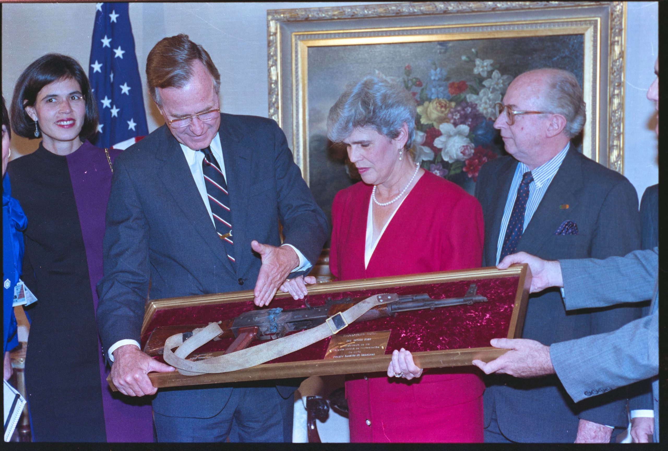 PRESIDENT GEORGE H.W. BUSH NICARAGUAN PRESIDENT CHAMORRO
