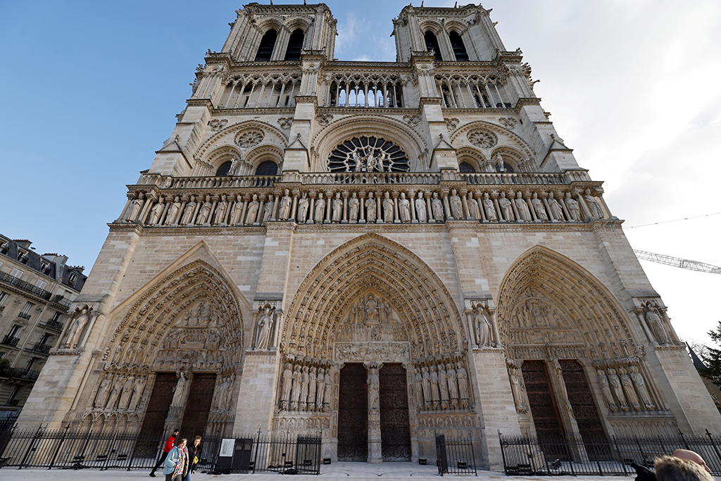 NOTRE DAME CATHEDRAL PARIS