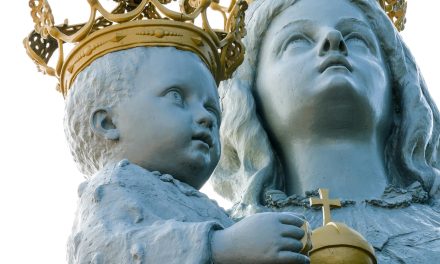 Pope prays Mary will fill believers with hope, inspire them to serve